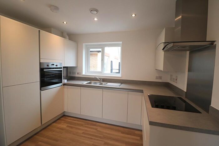 2 Bedroom Flat To Rent In Swan Grove, Basildon, SS16