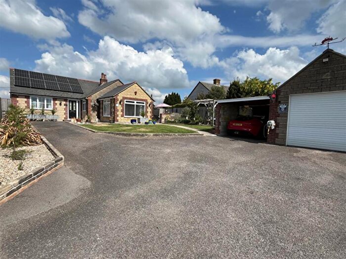 3 Bedroom Detached Bungalow For Sale In Whitefield Drive, East Stour, SP8