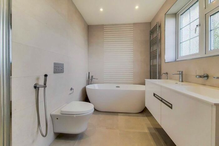 5 Bedroom Detached House To Rent In Nicholas Road, Elstree, Borehamwood, WD6