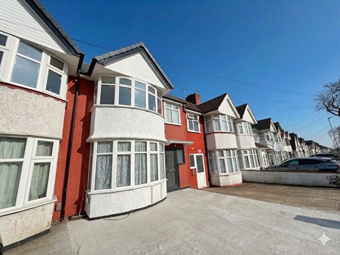 6 Bedroom Terraced House To Rent In Princes Avenue, London, NW9