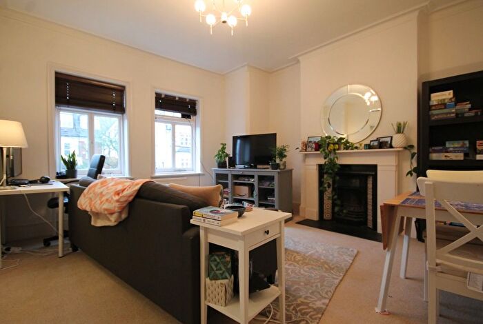 2 Bedroom Flat To Rent In Onslow Gardens, Muswell Hill, N10