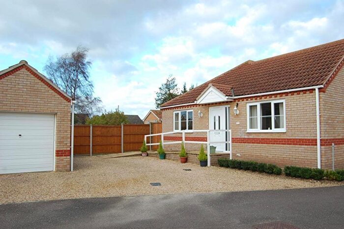 3 Bedroom Detached Bungalow To Rent In Blue Bell Gardens, Lakenheath, IP27