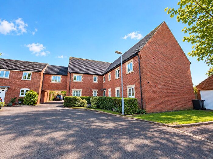2 Bedroom Flat To Rent In Vincent Way, Martock, TA12