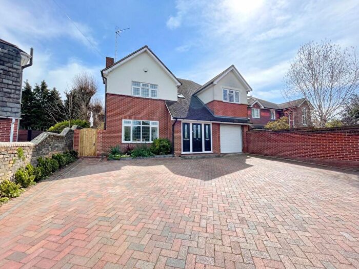 5 Bedroom Detached House For Sale In Milton Hall Road, Gravesend, Kent, DA12
