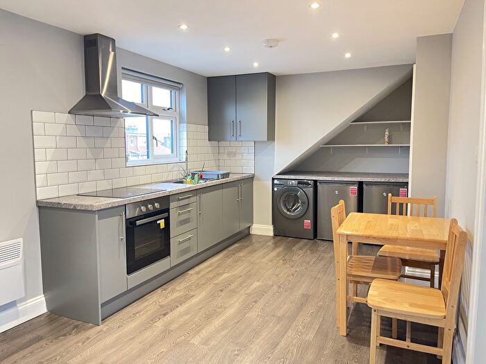 2 Bedroom Flat To Rent In Billet Road, London, E17