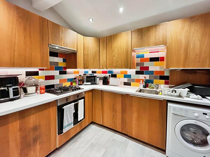 2 Bedroom Terraced House To Rent In Platt Lane, Manchester, Greater Manchester, M14