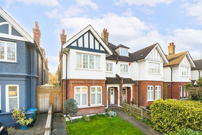 1 Bedroom Flat To Rent In Sheen Road, Richmond, TW10