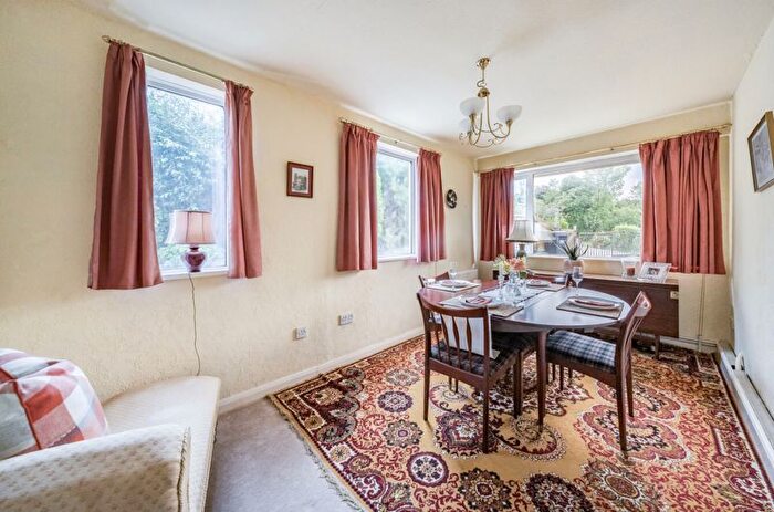3 Bedroom Detached Bungalow For Sale In Downs Court Road, Purley, CR8
