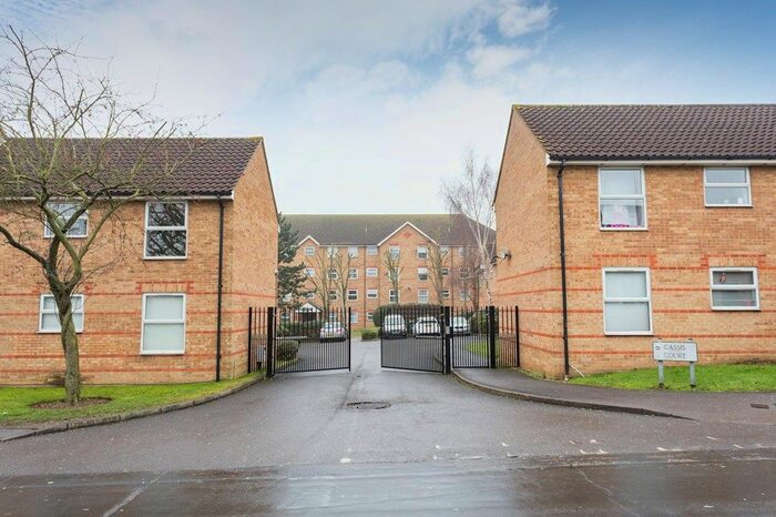 2 Bedroom Flat To Rent In Chigwell Lane, Loughton IG10