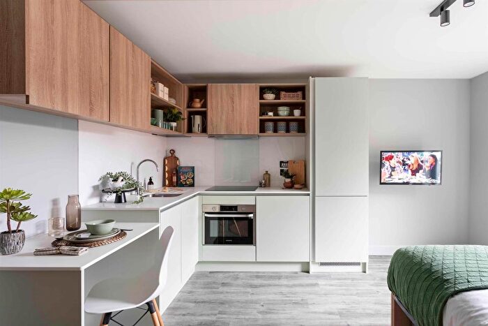 Studio To Rent In University Road, Belfast, BT7