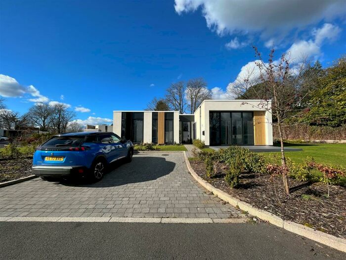 4 Bedroom House To Rent In Harden Park, Alderley Edge, SK9