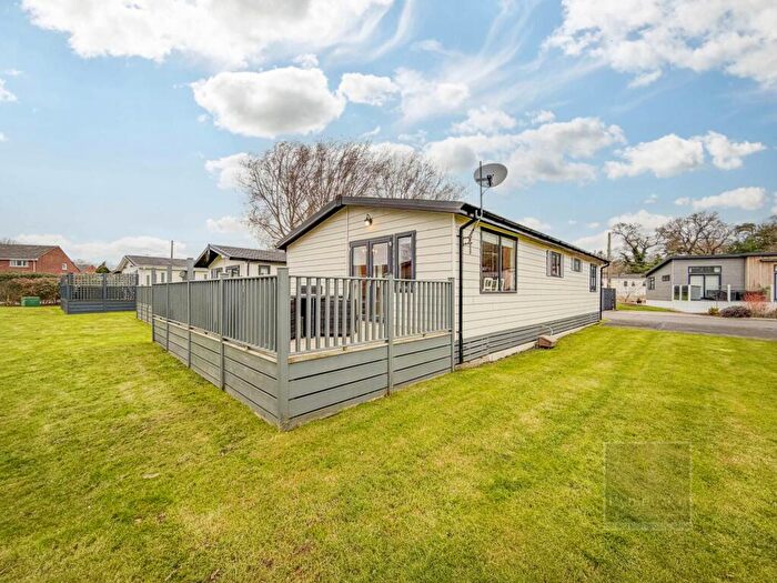 3 Bedroom Chalet For Sale In Bacton Road, North Walsham, NR28