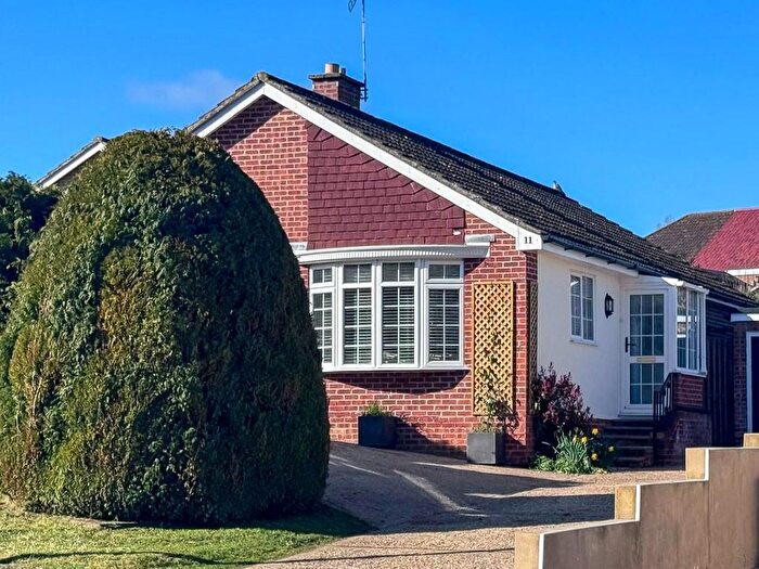 3 Bedroom Bungalow For Sale In Ascot Close, Newbury, RG14