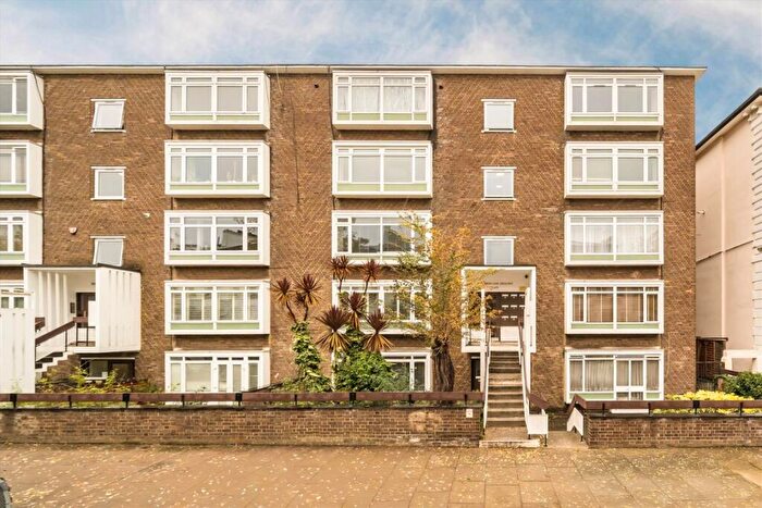 3 Bedroom Flat For Sale In Buckland Crescent, London, NW3
