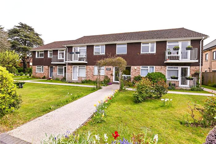 2 Bedroom Apartment For Sale In Morant Court, Herbert Road, New Milton, Hampshire, BH25