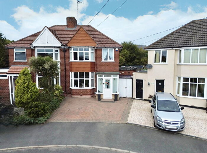 3 Bedroom Semi Detached House For Sale In Hanbury Croft, Acocks Green, B27
