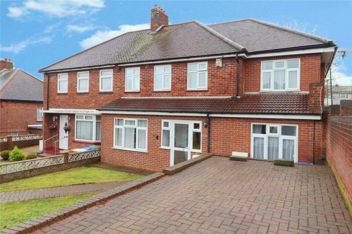 2 Bedroom End Of Terrace House To Rent In Avenue Road, Erith, DA8