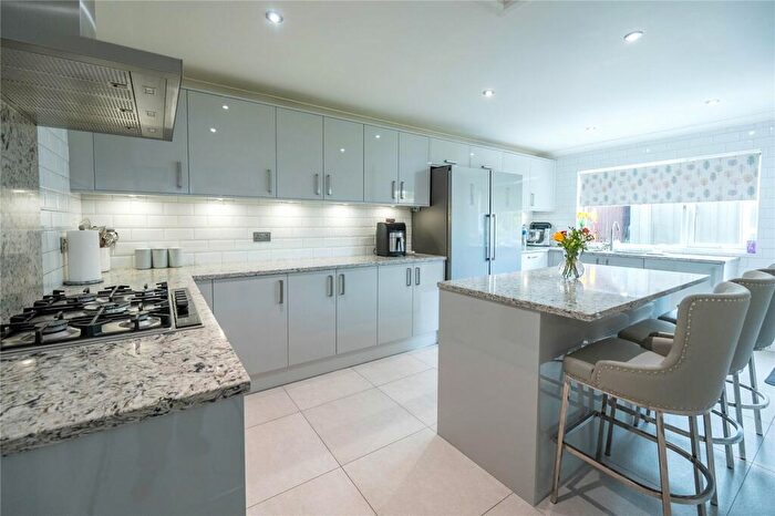 4 Bedroom Detached House For Sale In Aberdeen Close, Bletchley, Bucks, MK3