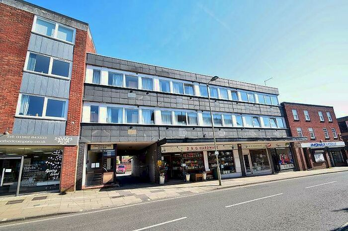 2 Bedroom Flat To Rent In Winchester, SO23