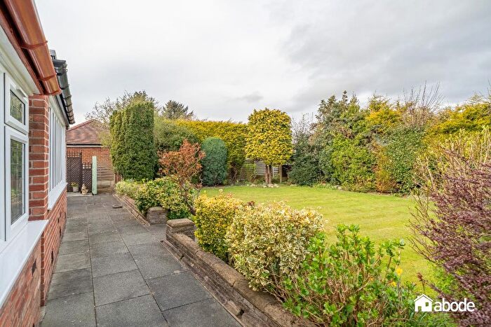 2 Bedroom Bungalow For Sale In Spinney Crescent, Liverpool, L23