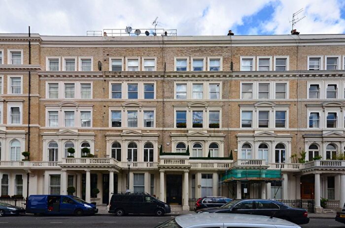4 Bedroom Flat To Rent In Queens Gate Place, South Kensington, London, SW7