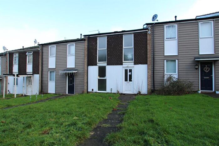 3 Bedroom Terraced House For Sale In Southwood Hill, Northampton, NN4