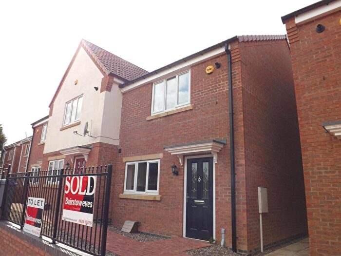 3 Bedroom Town House To Rent In Hillcrest, Boughton, NG22