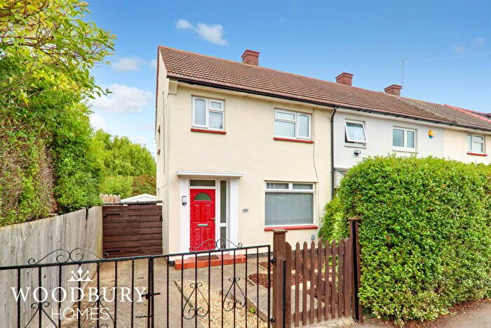 3 Bedroom End Of Terrace House For Sale In Barrington Road, Loughton, IG10