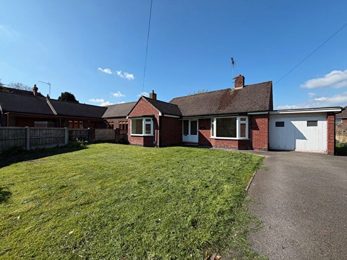 2 Bedroom Detached Bungalow To Rent In Hawthornden Close, Uttoxeter, ST14