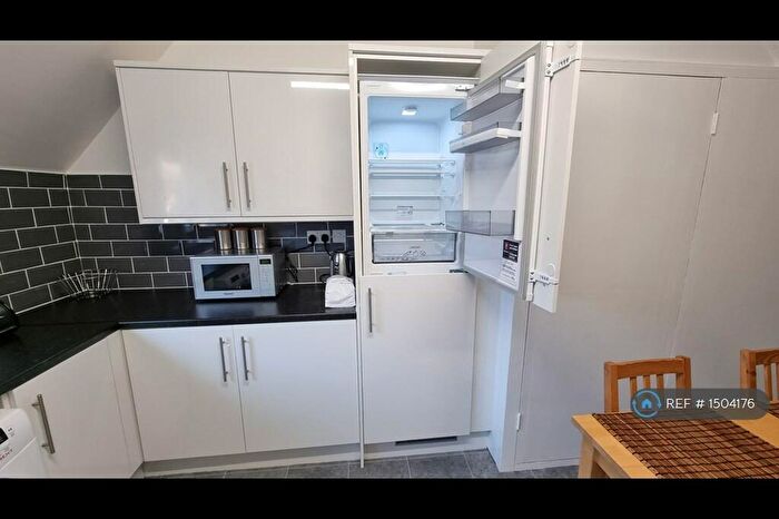 2 Bedroom Flat To Rent In Earlsdon, Coventry, CV5