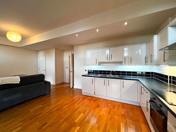 1 Bedroom Flat To Rent In Axminster Road, London, N7