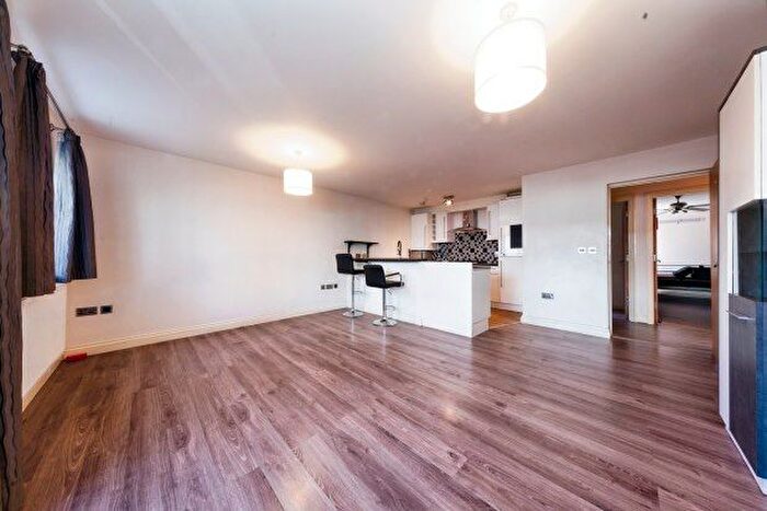 3 Bedroom Flat To Rent In Chatsworth Road, Croydon, CR0