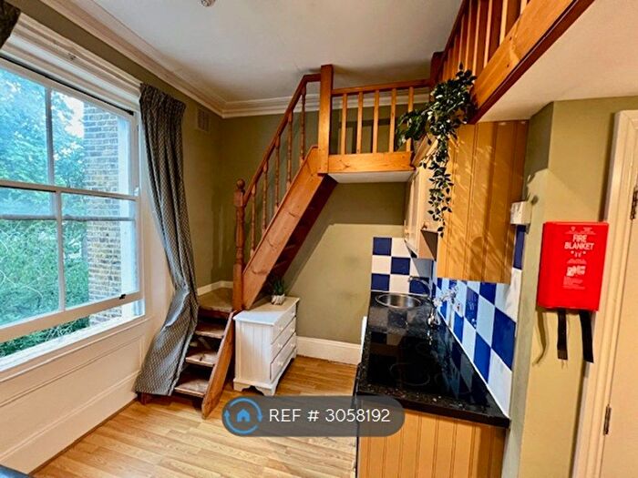 Studio To Rent In St. Stephens Gardens, London, W2