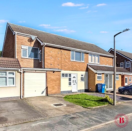 3 Bedroom Semi Detached House For Sale In Hayworth Close, Tamworth, B79