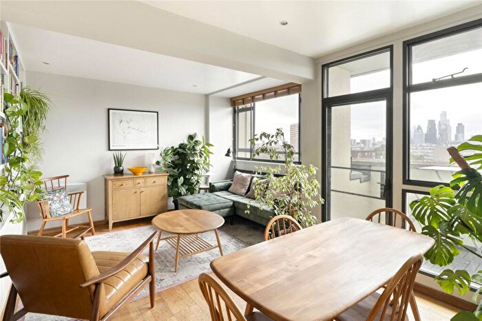 2 Bedroom Duplex For Sale In Keeling House, Claredale Street, Bethnal Green, E2