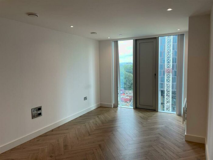 2 Bedroom Apartment To Rent In Silvercroft Street, Manchester, M15