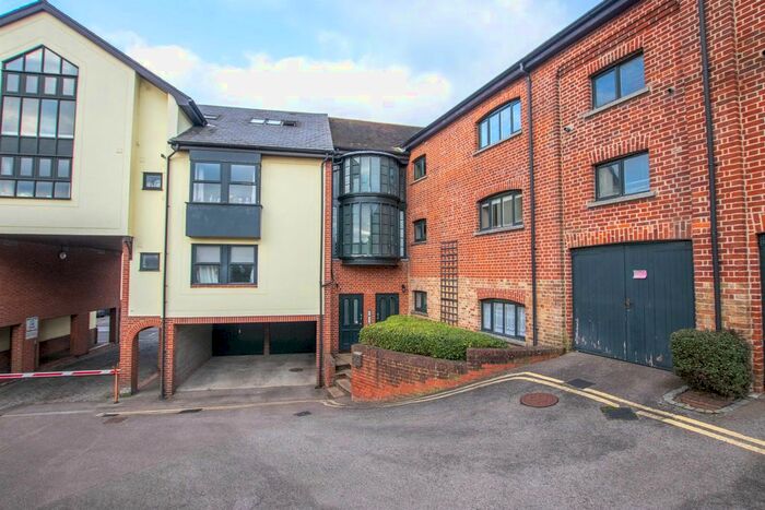 1 Bedroom Flat To Rent In Percival Court, Stansted Road, Bishops Stortford, Herts CM23