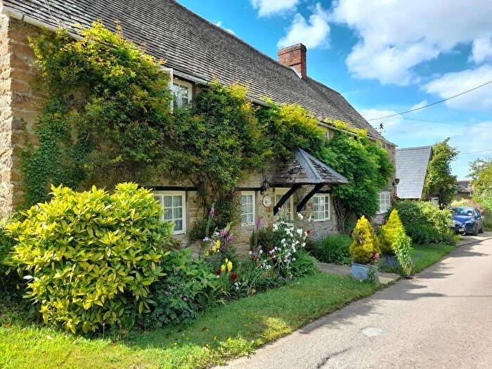 4 Bedroom Detached House For Sale In Duns Tew, Bicester, OX25