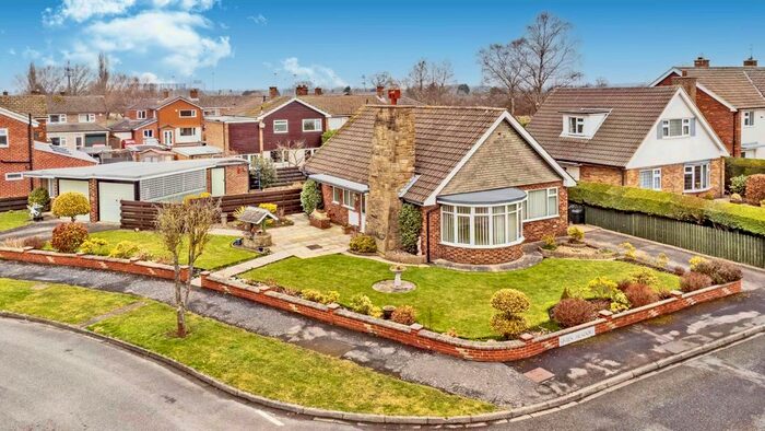 2 Bedroom Detached House To Rent In Greenfield Park Drive, York, YO31