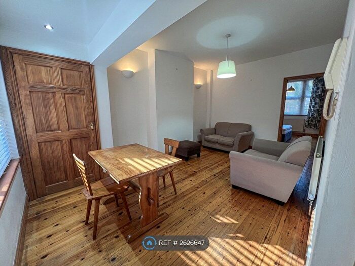 1 Bedroom Flat To Rent In Walnut Street, Leicester, LE2