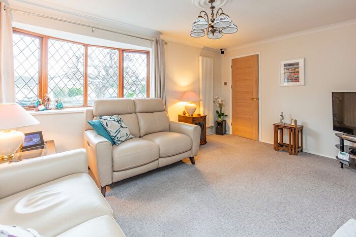 3 Bedroom Detached Bungalow For Sale In Farfield, Penwortham, PR1