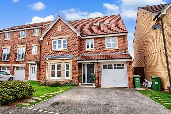 6 Bedroom Detached House For Sale In Kenwood Crescent, Ingleby Barwick, TS17