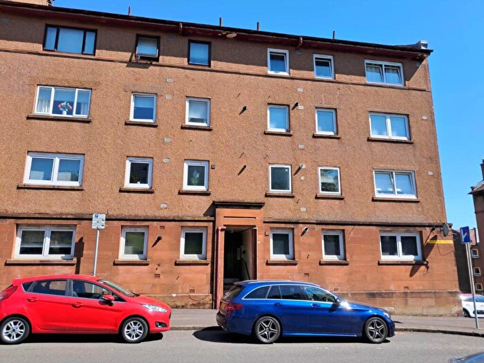 2 Bedroom Flat To Rent In East Shaw Street, Greenock, PA15