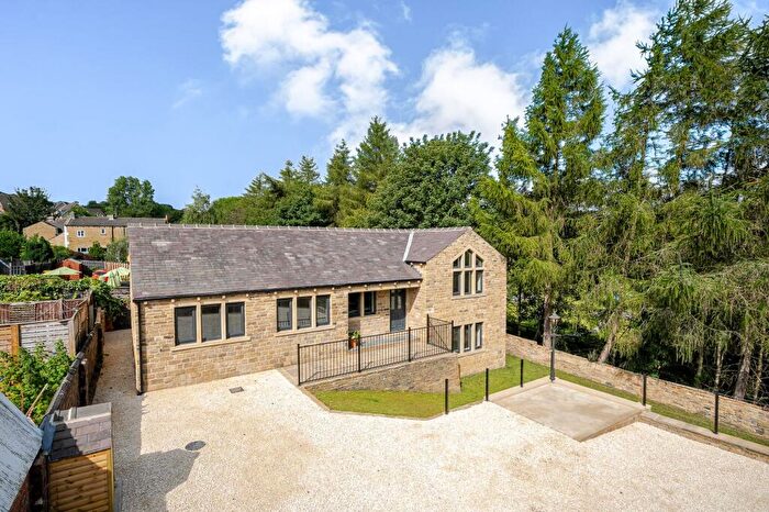 3 Bedroom Detached House For Sale In West Street, Huddersfield, HD3