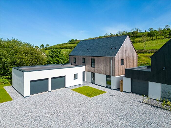4 Bedroom Detached House For Sale In Totnes, Devon, TQ9