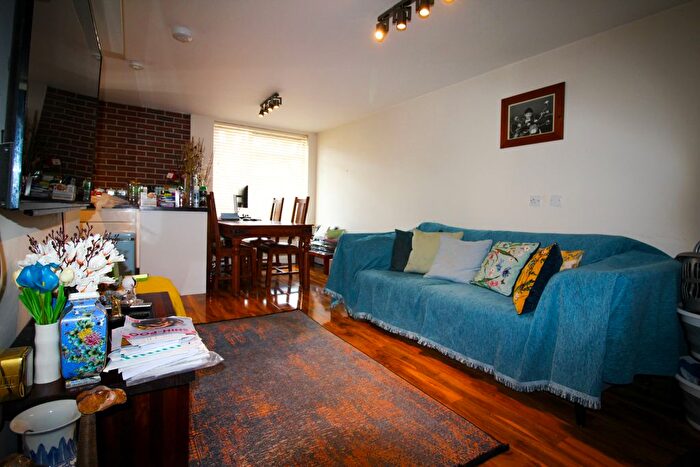 1 Bedroom Flat For Sale In High Street, Borehamwood, WD6