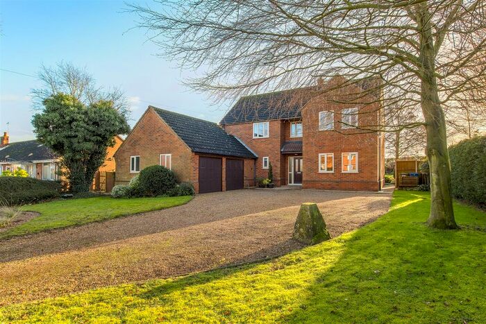 4 Bedroom Detached House For Sale In Fen Road, Owmby-By-Spital, Market Rasen, LN8