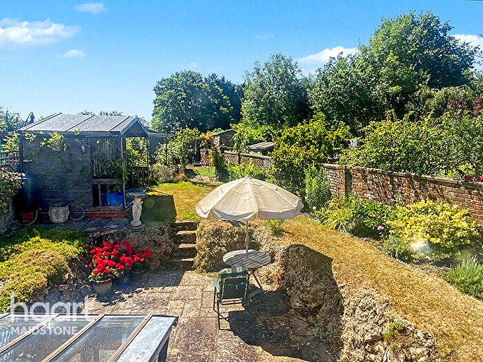 3 Bedroom Character Property For Sale In Eyhorne Street, Maidstone, ME17