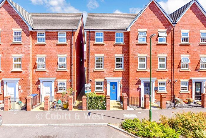 4 Bedroom End Of Terrace House For Sale In Thompson Grove, Littlehampton, West Sussex, BN17