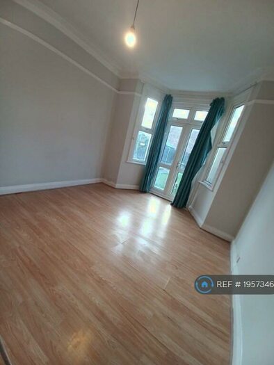 1 Bedroom Flat To Rent In High Street, Wealdstone, Harrow, HA3